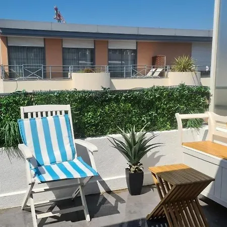 2p Terrasse Croisette 100 Meters